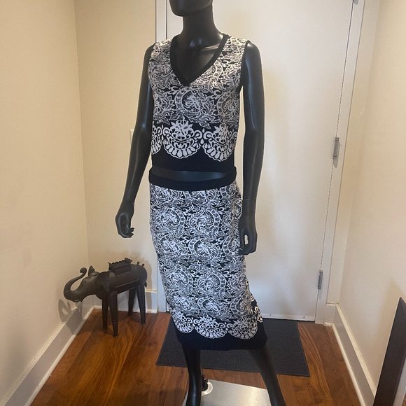 Collette's Closet | Sexy Black & White Sweater Set (Never Worn!) - Picture 2 of 9